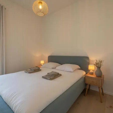 아파트 Bright 2br With Terrace For 5 *