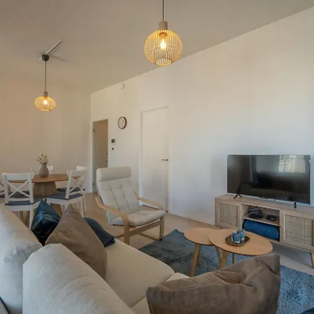 Bright 2br With Terrace For 5 아파트 오스텐드