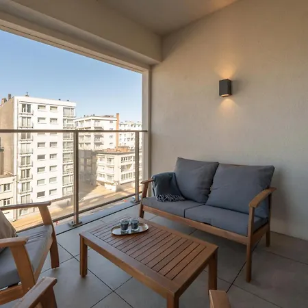 Bright 2br With Terrace For 5