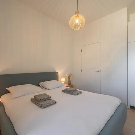 Bright 2br With Terrace For 5 아파트 오스텐드